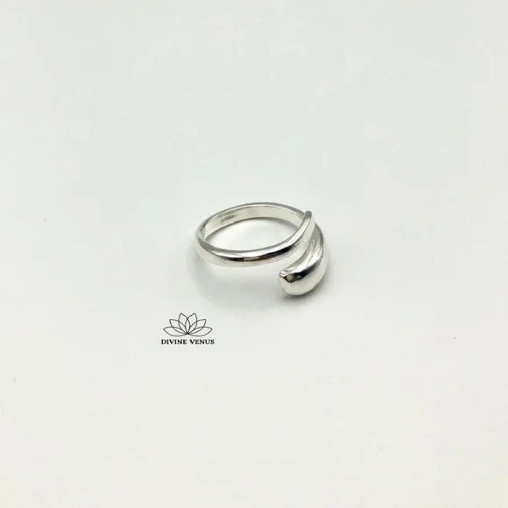 Classic Ring - Picture 5 of 11